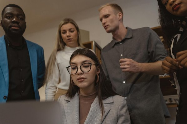 Bureau ergonomique : meubles tendance pour un espace professionnel